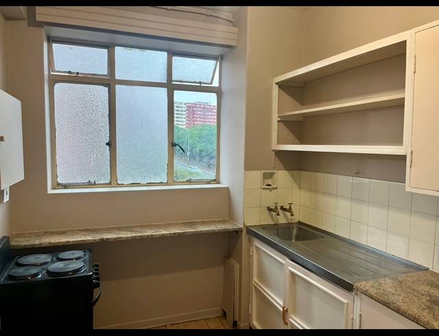 5 BEDROOM APARTMENT FOR SALE IN SUNNYSIDE